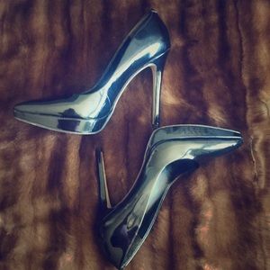Jessica Simpson black patent leather stilettos
